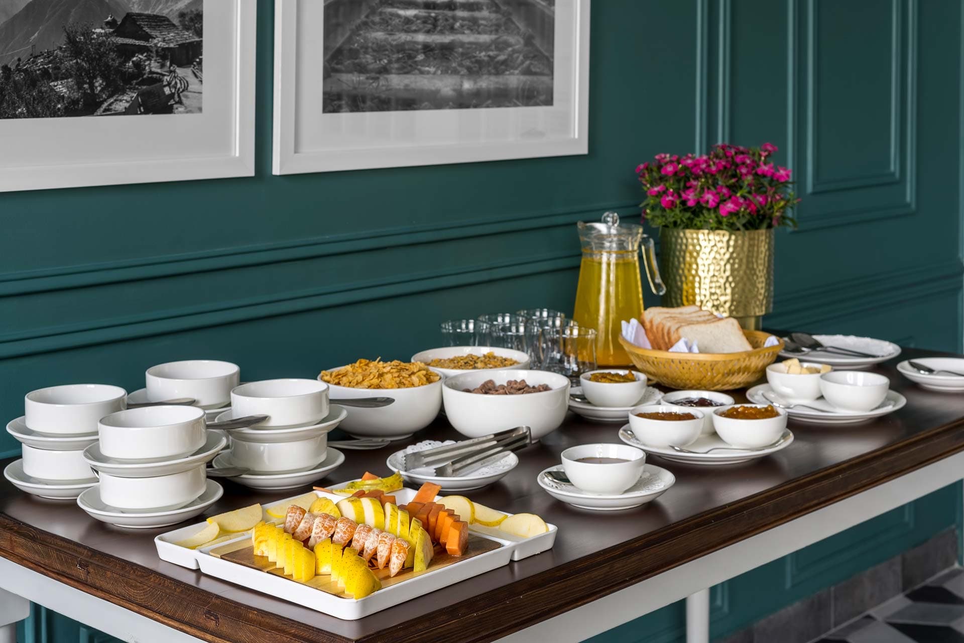 The breakfast table