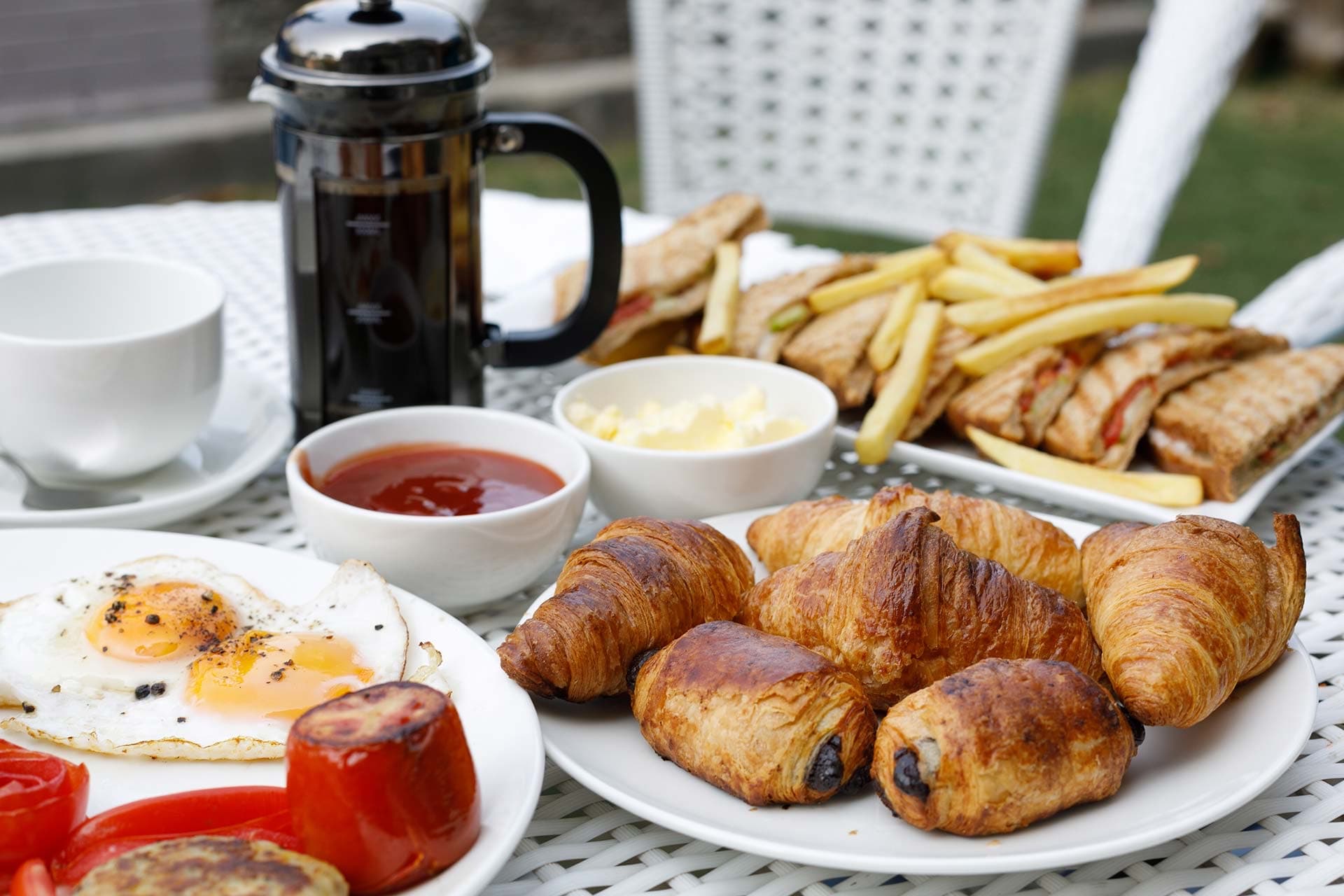 Breakfast in the garden